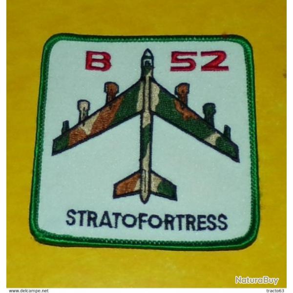 TISSU PATCH : B 52 , STRATOFORTRESS, DIAMETRE9CM , BON ETAT VOIR PHOTO . POUR TOUT RENSEIGNEMENT M