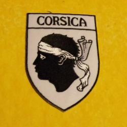 TISSU PATCH : CORSICA , LA CORSE  , HAUTEUR 9 CM , BON ETAT VOIR PHOTO . POUR TOUT RENSEIGNEMENT ME