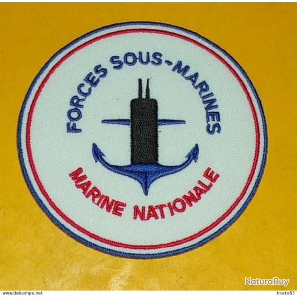 TISSU PATCH : FORCES SOUS MARINES , MARINE NATIONALE, DIAMETRE 9 CM , BON ETAT VOIR PHOTO . POUR T