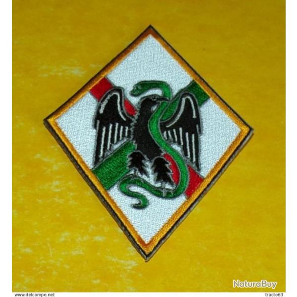 TISSU PATCH : LEGION 1erREGIMENT ETRANGER , DIAMETRE 9CM , BON ETAT VOIR PHOTOS . POUR TOUT RENSEI