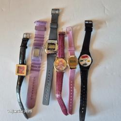 Lot de 5 montres modernes fantaisies et 1 Montre Numérotée ANDY WARHOL Les Parfums N° 08708