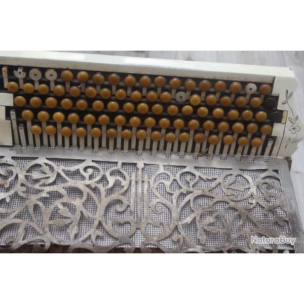 Accordon D0 2m.Ancien et fonctionnel., d'une grande maison Italienne.