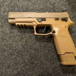 Pistolet Sig Sauer P320 M17 CO2 Blowback, cal. 4.5 mm Plomb Diabolo