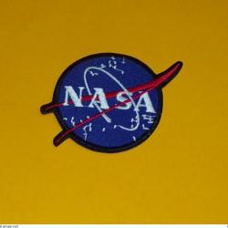 TISSU PATCH : NASA , DIAMETRE 6,5 CM , BON ETAT VOIR PHOTO . POUR TOUT RENSEIGNEMENT ME CONTACTER. R