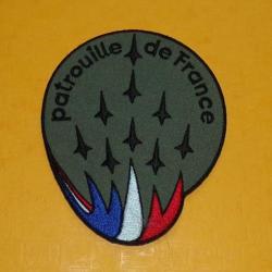 TISSU PATCH : PATROUILLE DE FRANCE EN BASSE VISIBILITE  , DIAMETRE 9 CM , BON ETAT VOIR PHOTO . POUR