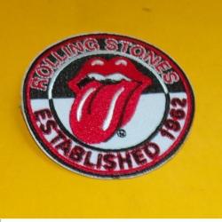 TISSU PATCH : ROLLING STONES   , DIAMETRE 6 CM , BON ETAT VOIR PHOTOS . POUR TOUT RENSEIGNEMENT ME C