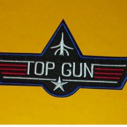 .TISSU PATCH : TOP GUN , LONGUEUR 9 CM , BON ETAT VOIR PHOTO . POUR TOUT RENSEIGNEMENT ME CONTACTER.