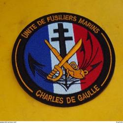 TISSU PATCH : UNITE DE FUSILIERS MARINS , CHARLES DE GAULLE  , DIAMETRE 9 CM , BON ETAT VOIR PHOTOS