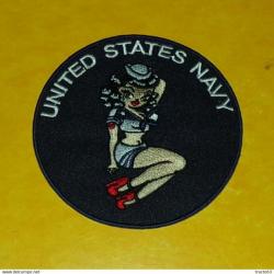 TISSU PATCH : UNITED STATES NAVY , DIAMETRE 9 CM , BON ETAT VOIR PHOTO . POUR TOUT RENSEIGNEMENT ME