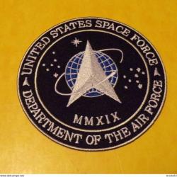 TISSU PATCH : UNITED STATES SPACE FORCE  , DIAMETRE 9 CM , BON ETAT VOIR PHOTO . POUR TOUT RENSEIGNE