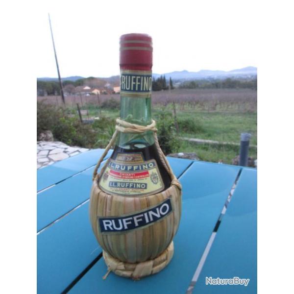 Bouteille de vin rouge Chianti IL Ruffino 1972