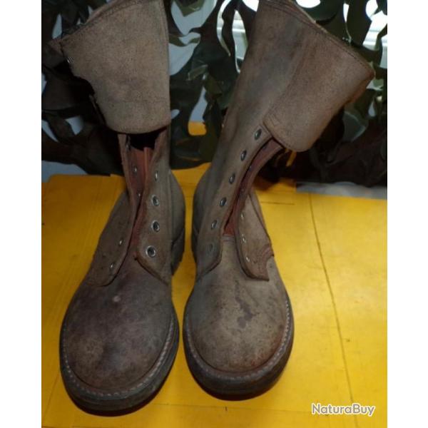 RANGERS CROUTE DE CUIR PERIODE ANNEE 1967 , BOTTES DE MARCHE DE L'ARMEE FRANCAISE POUR LES A.F.A.T