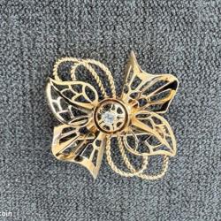 Jolie broche ancienne en or rose massif 18 carats - accessoire sac