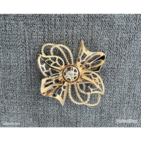 Jolie broche ancienne en or rose massif 18 carats - accessoire sac