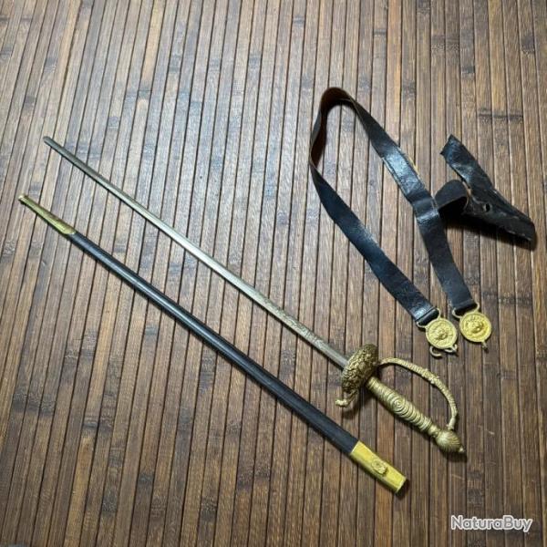BELLE PE OFFICIER SUPERIEUR  PLATEAU BRONZE CISEL COMPLTE FOURREAU ET GOUSSET CEINTURON ENFANT
