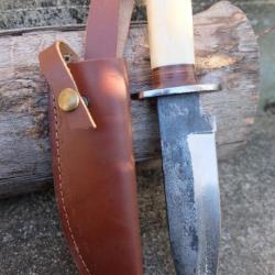 Couteau De Chasse Bowie Lame Drop Point Acier Carbone 1085 Etui Cuir Manche Os Fabricat Artisanale