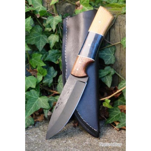 Couteau Skinner Lame Drop Point Acier Carbone 1055 Black Manche Bois/Rsine Etui Cuir Fab Artisanale