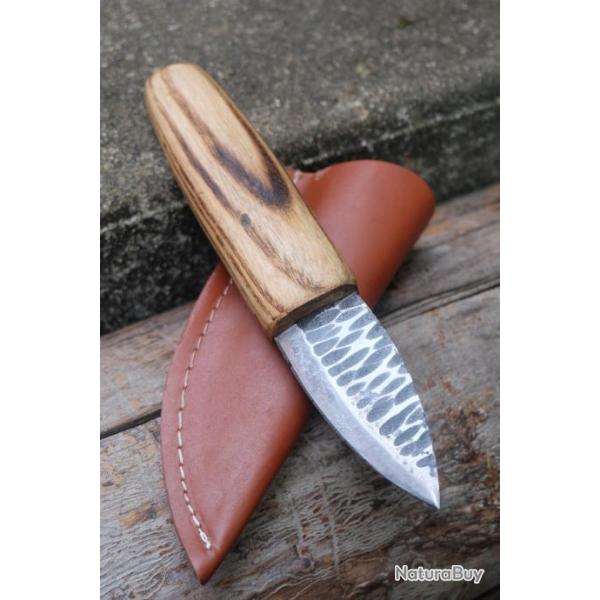 Couteau D'Otzi Lame Acier Carbone 1075 faon Silex Manche Bois Etui Simili Cuir Fabric Artisanale