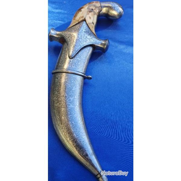 COUTEAU DJABAZA PERSE  ACIER DAMAS , FOURREAU, DAMASQUINE ARGENT,VOIR AU USA IDENTIQUE EN VENTE !