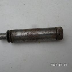 HUILIER  POUR COMPLETER UNE BOITE DE NETTOYAGE MAUSER.DATE   1937.