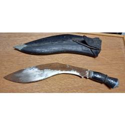 Ancien poignard Kukri népalais - couteau ethnique - foureau bois