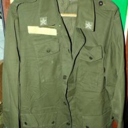 VESTE DE TREILLIS MILITAIRE DE L'ARMEE ITALIENNE 1981, TAILLE 48 SOIT XXL , A NOTER IL MANQUE UN BOU