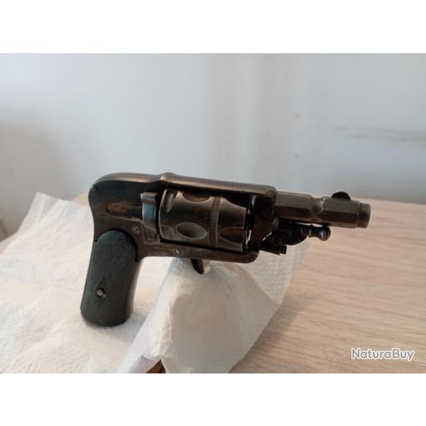 Revolver vlo dog Hammerless