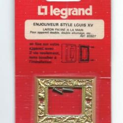 VINTAGE LEGRAND ENJOLIVEUR CACHE D'INTERRUPTEUR Style LOUIS XV LAITON réf 83921