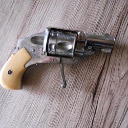 Revolver hammerless en Cal 32