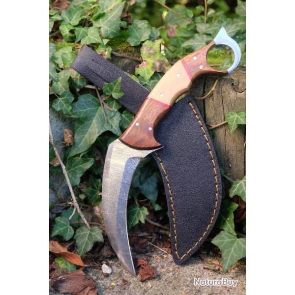 Couteau Karambit Lame Damas Acier 256 Couches Manche 2 Bois Etui Nylon Fabrication Artisanale 001