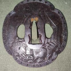 Tsuba japon antique en fer  pour katana ou wakizashi décor deux navires portugais