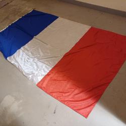 Drapeau français grand format 230 x 140 cm top qualité TBE