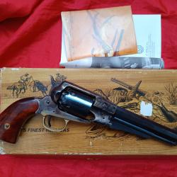 Revolver de marque Uberti modele Remington 1858 calibre 44 PN Bleu/jaspé à tiré 1 barillet état neuf