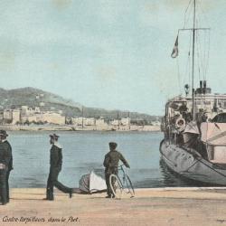 CPA - Marine Française -CANNES Contre -torpilleurs dans le Port N°074