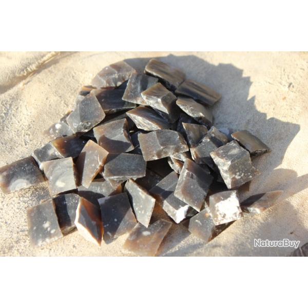 Lot de 10 silex noirs / pierres 7/8" pour mousquetons, pistolets d'aron etc...