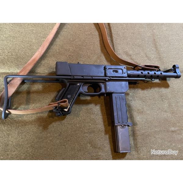 Pistolet mitrailleur MAT 49