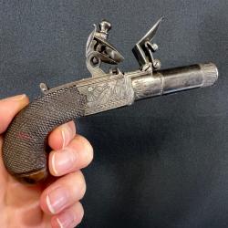 PISTOLET MINIATURE SIMMONS À LONDRES