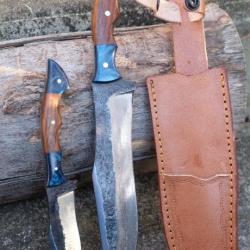 Set de 2 Couteaux Gaucho Twin Lames Acier Carbone 1075 Manche Bois Etui Cuir Fabrica Artisanale 001