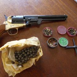 COLT DRAGOON OU COLT 1851 NAVY AVEC BOITES DE CAPSULES US