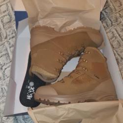 Chaussure goretex haix neuve 43