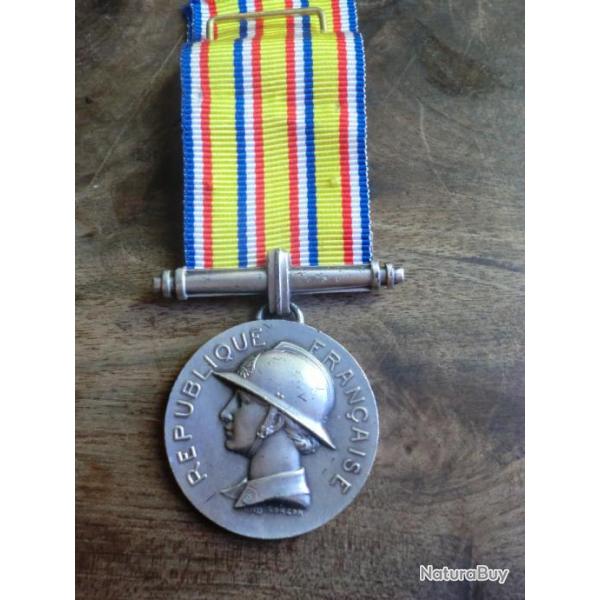 mdaille d honneur sapeur pompiers /  L bazor