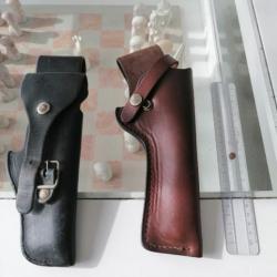 2 holsters en cuir