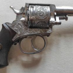 Revolver british bulldog gravé calibre 450