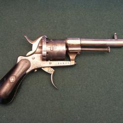 Revolver belge de type Lefaucheux crosse "poire" (A571)