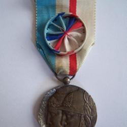 MEDAILLE OFFICIER  pompier val d'Oise Yvelines  Essonne