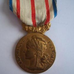 MEDAILLE  GRAND PRIX HUMANITAIRE DE FRANCE ET DES COLONIES FONDEE 1892