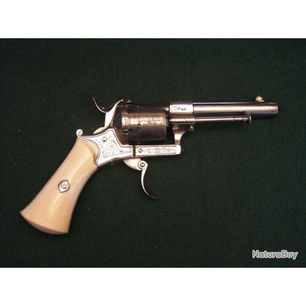 Revolver belge de type Lefaucheux - Plaquettes de crosse en ivoire (A604)