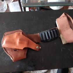 Holster de cheville BIANCHI pour petite arme.