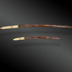 DAISHO : Katana et Wakisashi signés, avec Koshirae soriomono Japon, période Edo (1603-1868)