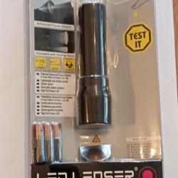 LAMPE TACTIQUE LED LENSER L7